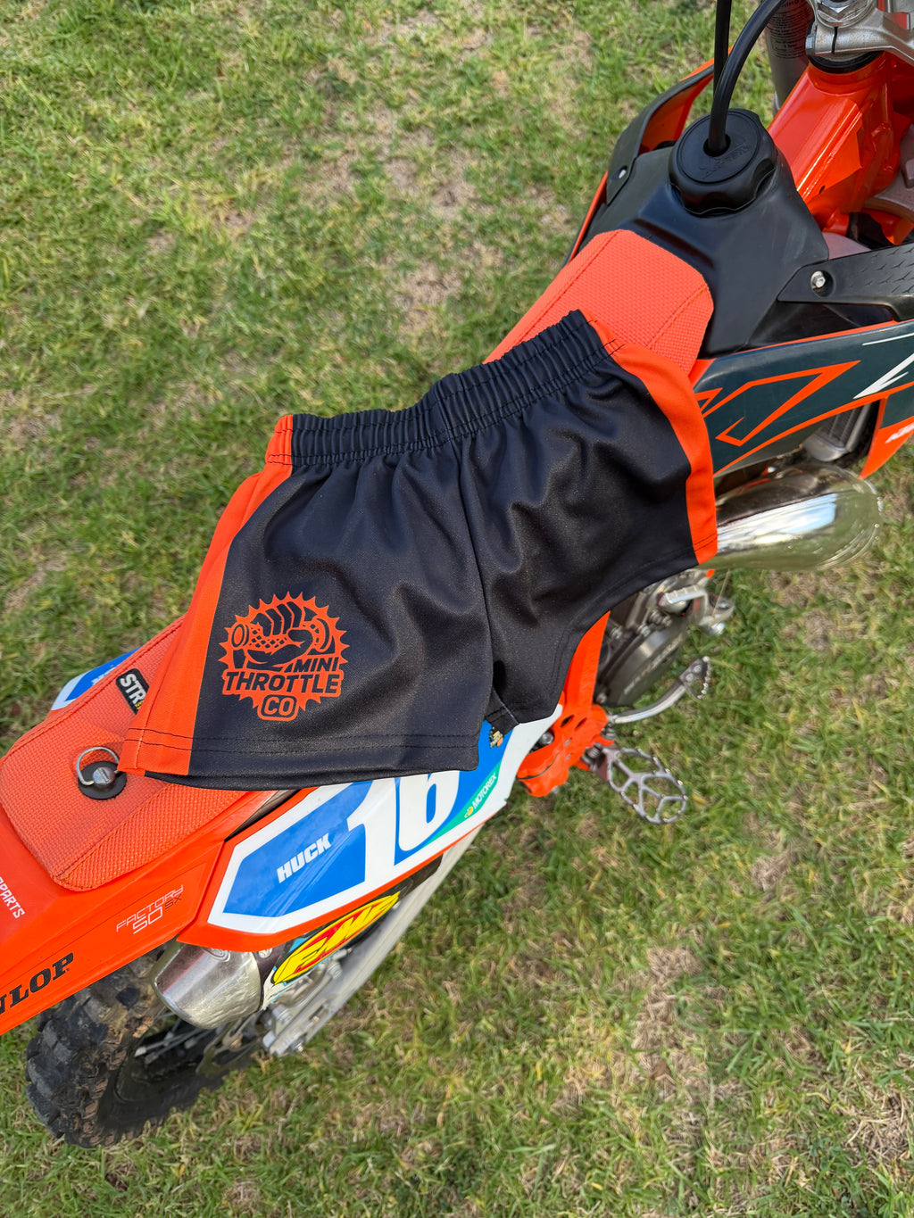 Throttle Crew Shorts